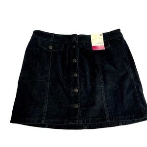 SO size 17/33w black corduroy mini skirt